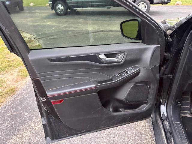 Certified 2023 Ford Escape ST-Line w/ Tech Pack #1 AWD/4WD image 14