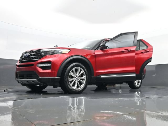 Certified 2020 Ford Explorer XLT w/ Equipment Group 202A AWD/4WD image 36