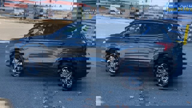 Used 2023 Hyundai Santa Fe SE image 7