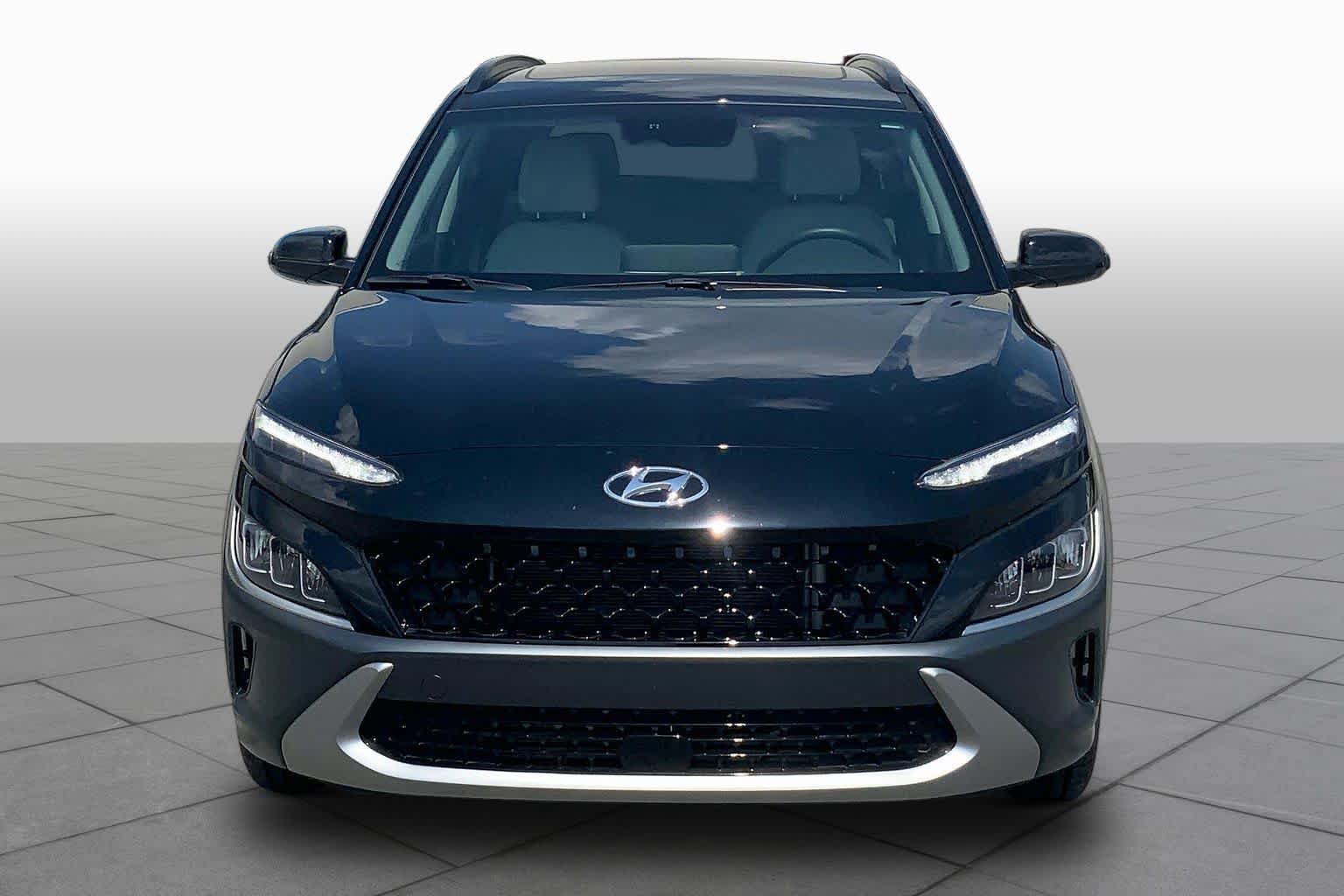 Used 2023 Hyundai Kona Limited FWD image 4