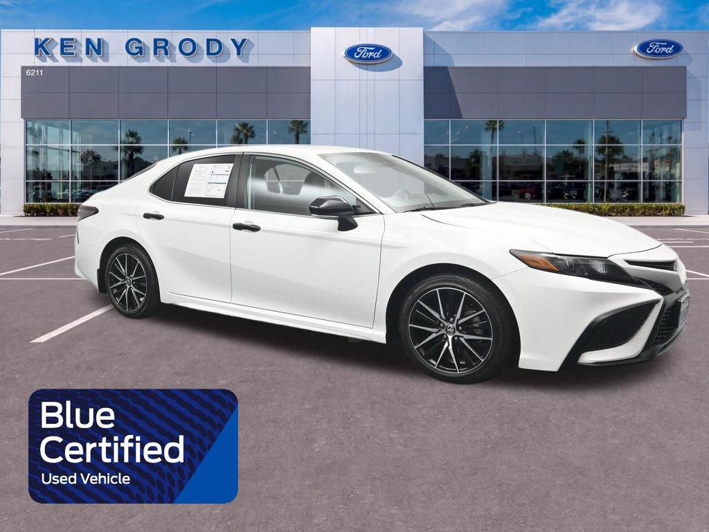 Used 2023 Toyota Camry SE FWD image 1