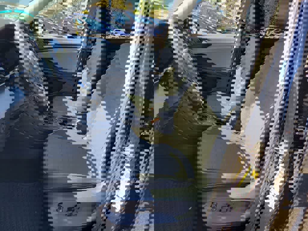 Used 2022 Volkswagen Taos SE FWD image 12