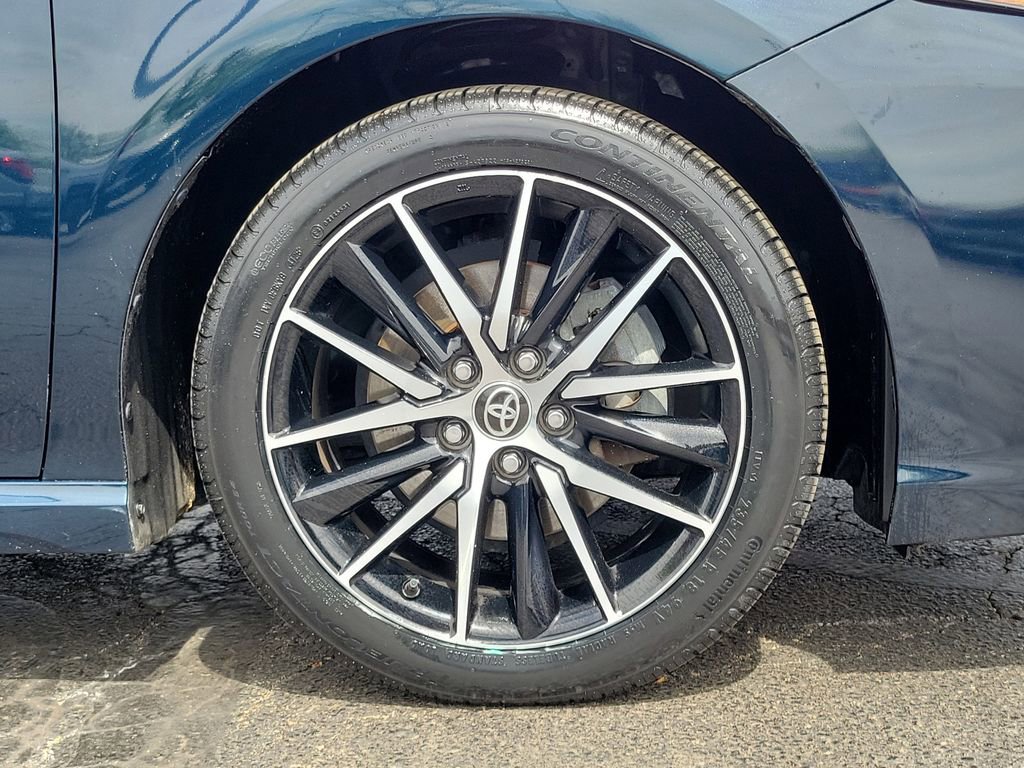 Used 2021 Toyota Camry SE FWD image 9