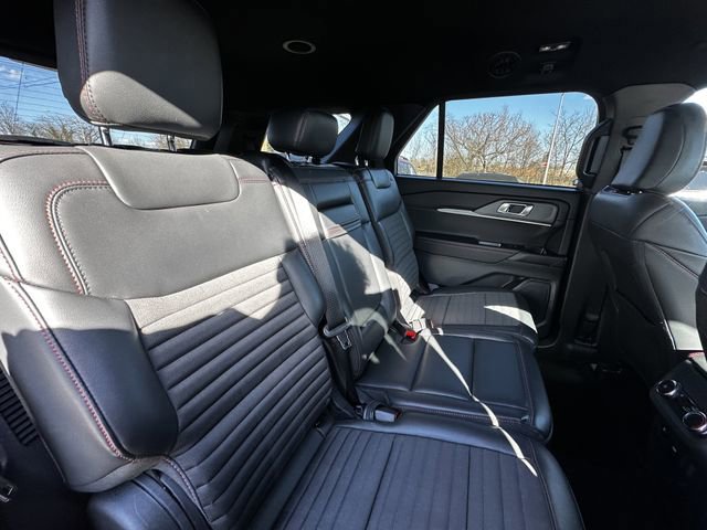 Certified 2025 Ford Explorer ST-Line w/ ST-Line Street Pack image 39