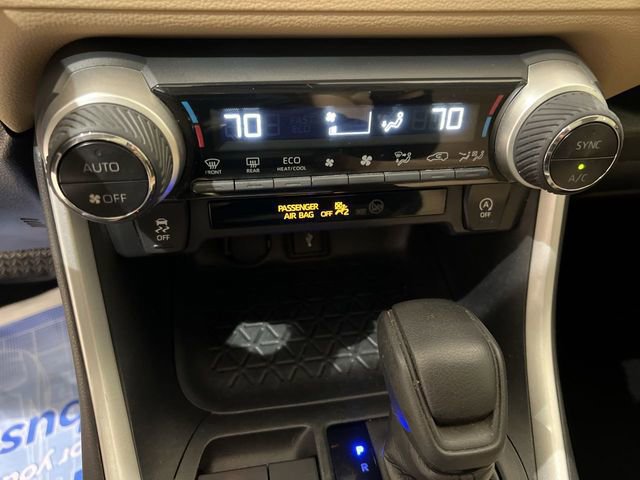 Used 2020 Toyota RAV4 XLE w/ Convenience Package image 16