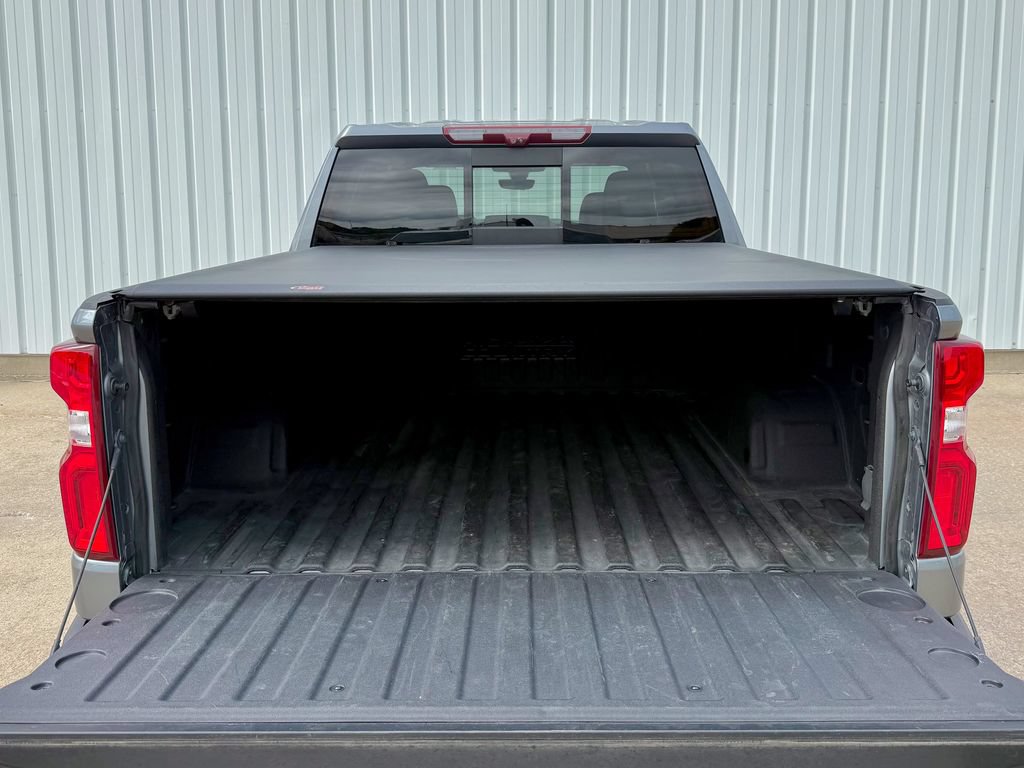 Used 2021 Chevrolet Silverado 1500 High Country w/ Technology Package AWD/4WD image 16
