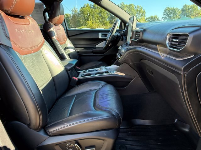 Certified 2020 Ford Explorer Platinum w/ Premium Technology Package AWD/4WD image 25