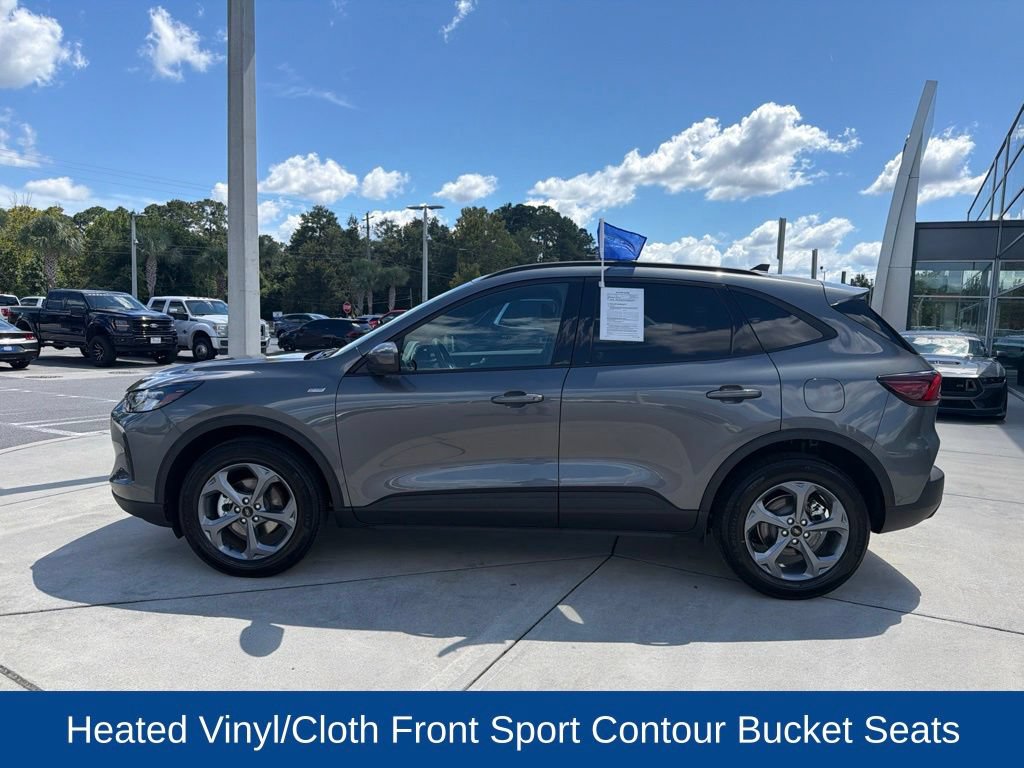 Certified 2025 Ford Escape ST-Line Select AWD/4WD image 5
