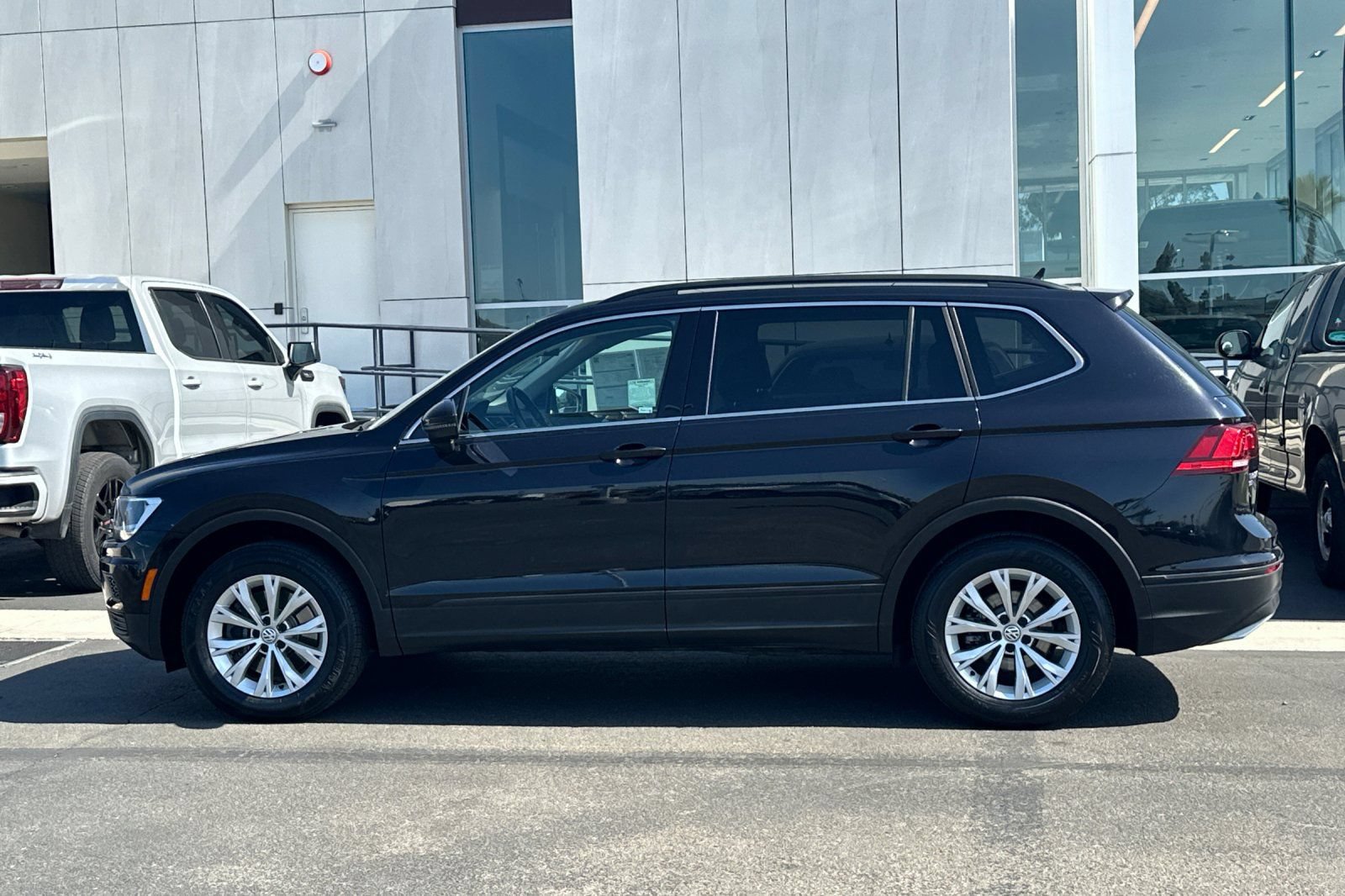 Used 2019 Volkswagen Tiguan SE FWD image 6