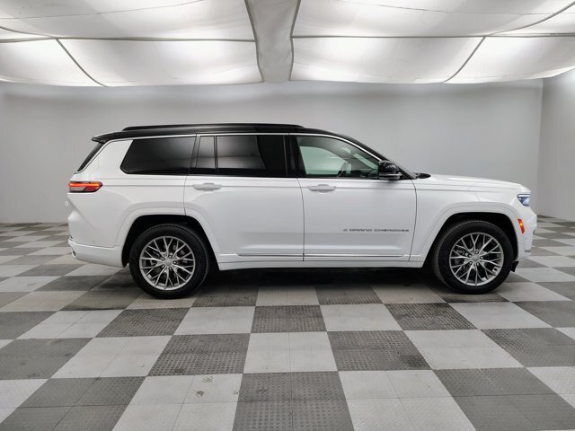 Used 2025 Jeep Grand Cherokee L Summit AWD/4WD image 13