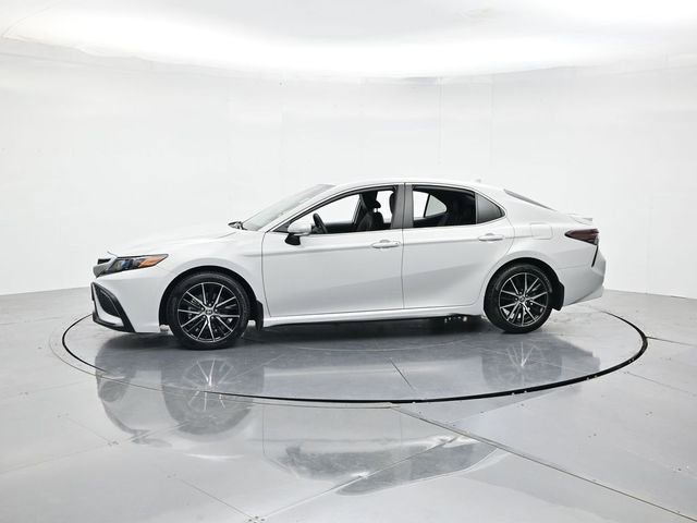 Used 2024 Toyota Camry SE w/ Convenience Package FWD image 6