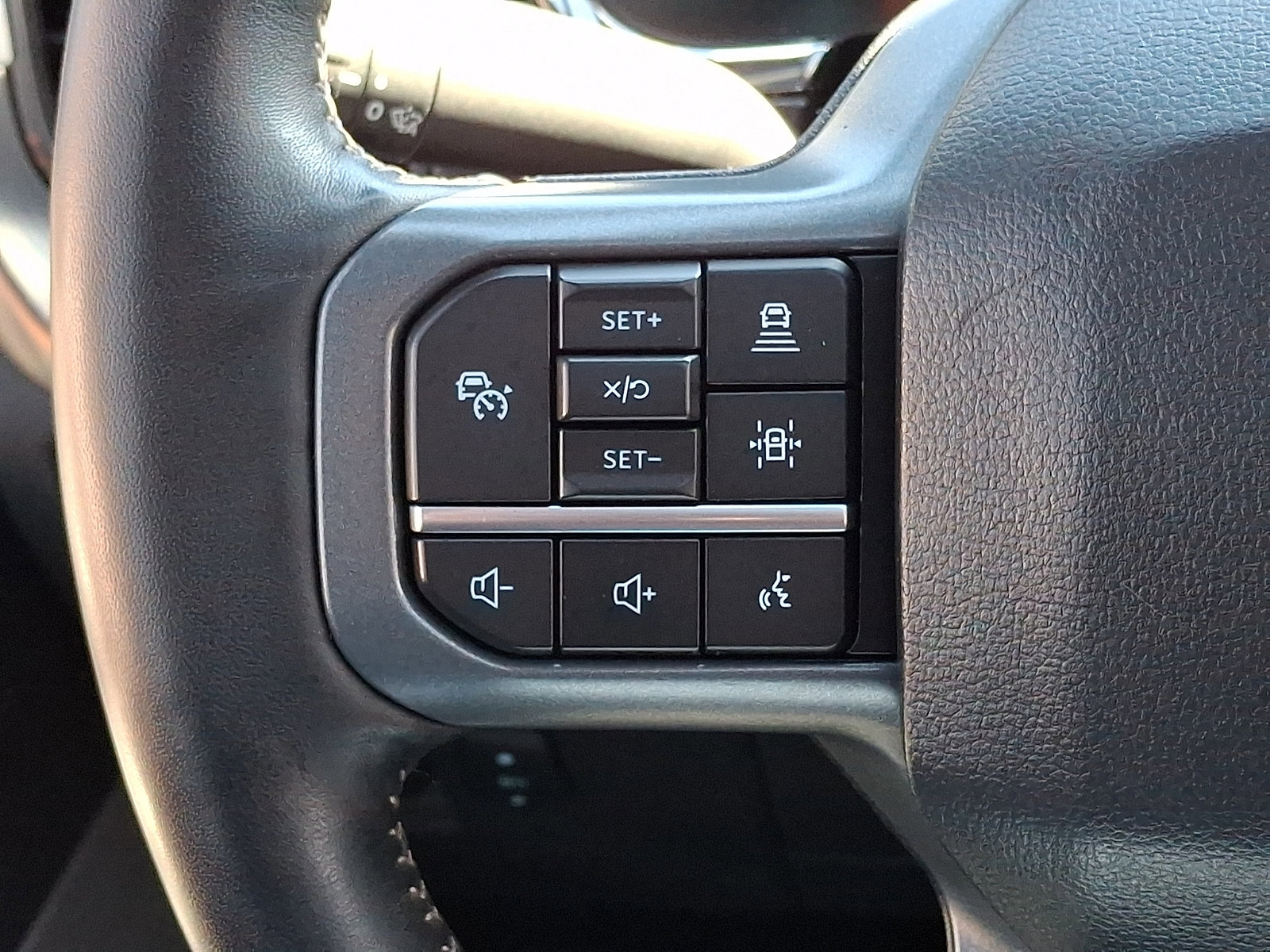 Certified 2023 Ford F150 Lariat w/ Equipment Group 502A High image 25