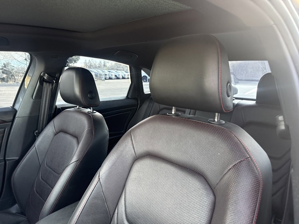 Used 2023 Volkswagen Jetta GLI Autobahn image 12