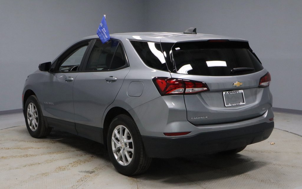 Used 2023 Chevrolet Equinox LS image 3