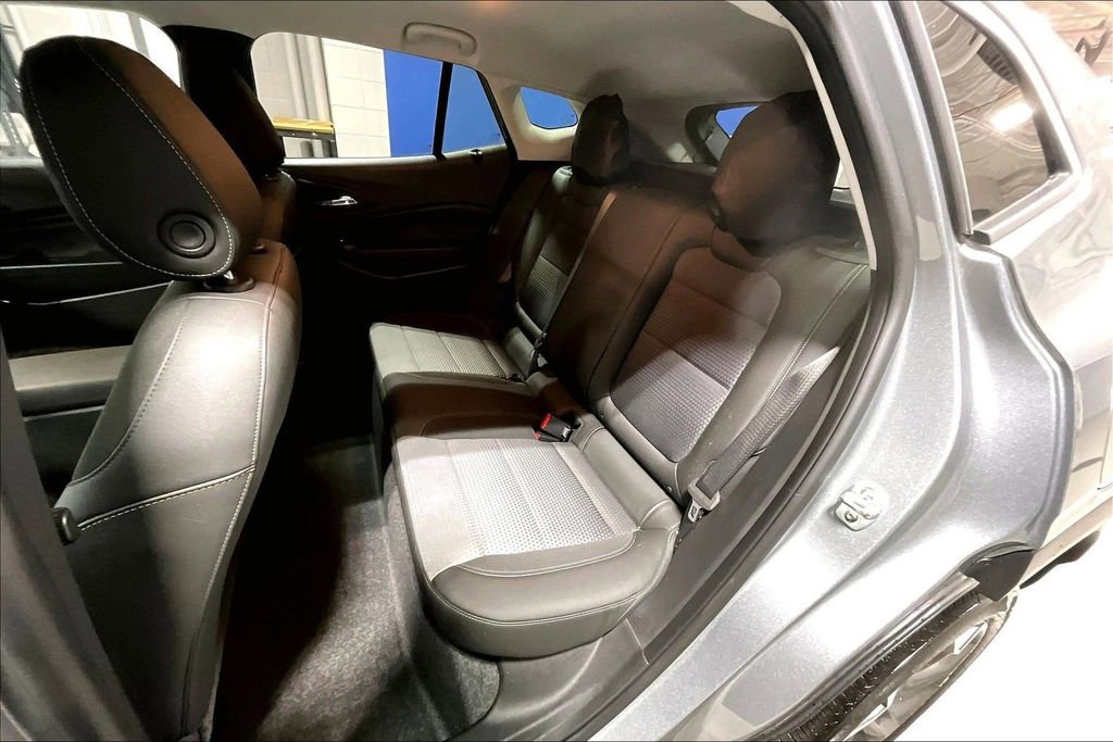 Used 2025 Chevrolet Trax LT w/ Driver Confidence Package image 24