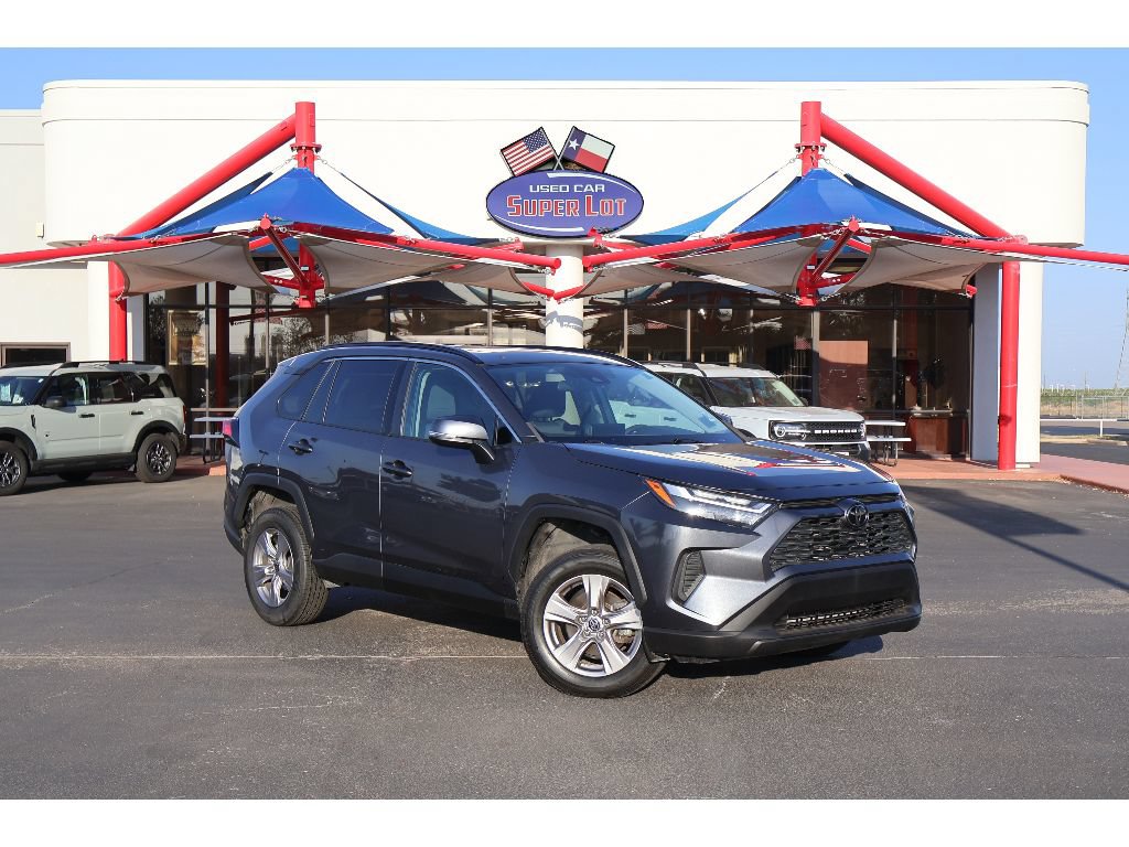 Used 2023 Toyota RAV4 XLE w/ Convenience Package FWD image 1