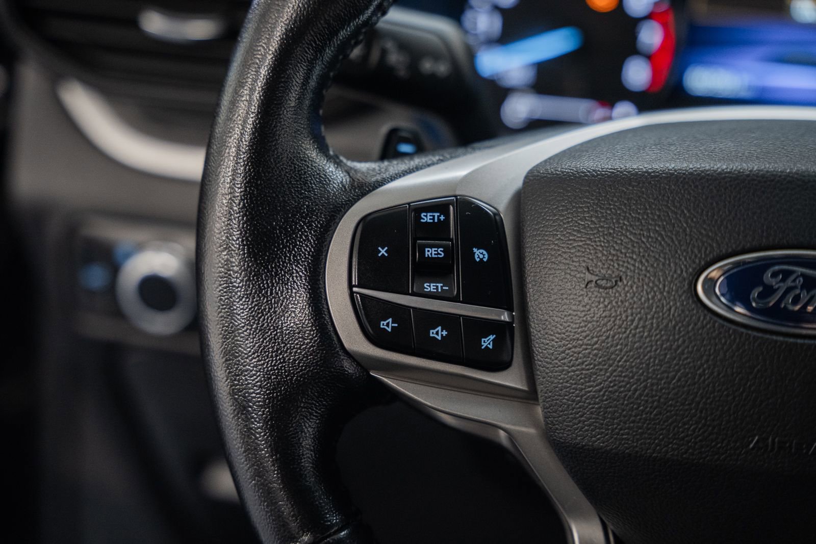 Certified 2021 Ford Explorer XLT w/ Class III Trailer Tow Package image 33