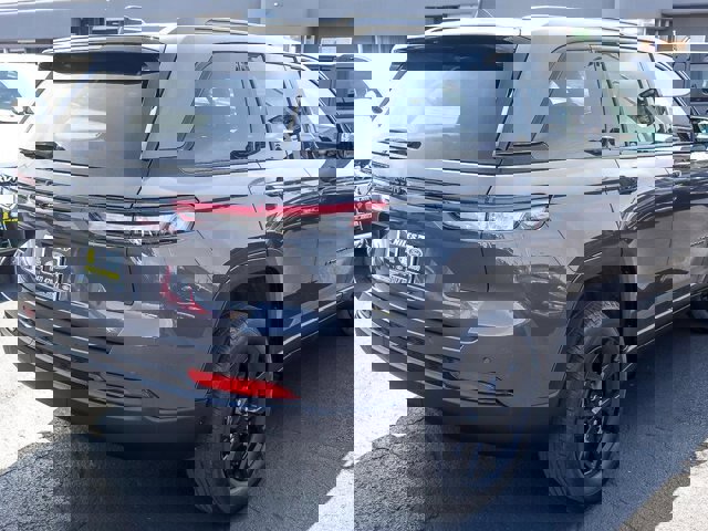 Used 2024 Jeep Grand Cherokee Altitude image 5