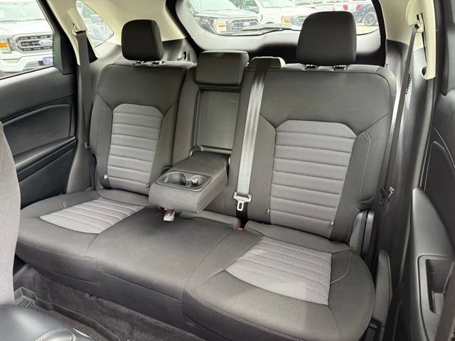 Certified 2024 Ford Edge SE w/ Black Appearance Package image 16