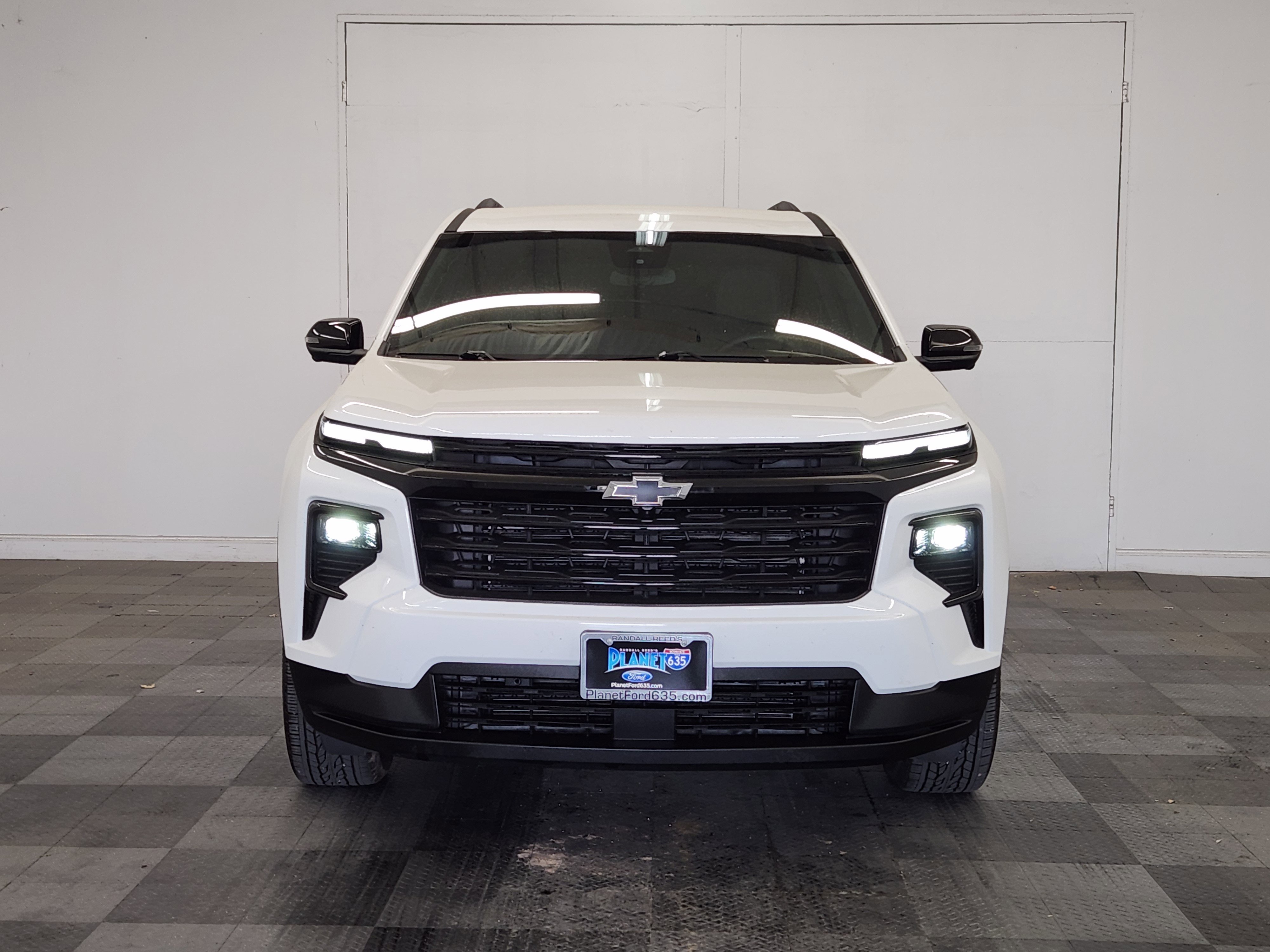 Used 2024 Chevrolet Traverse LT w/ Midnight/Sport Edition image 3