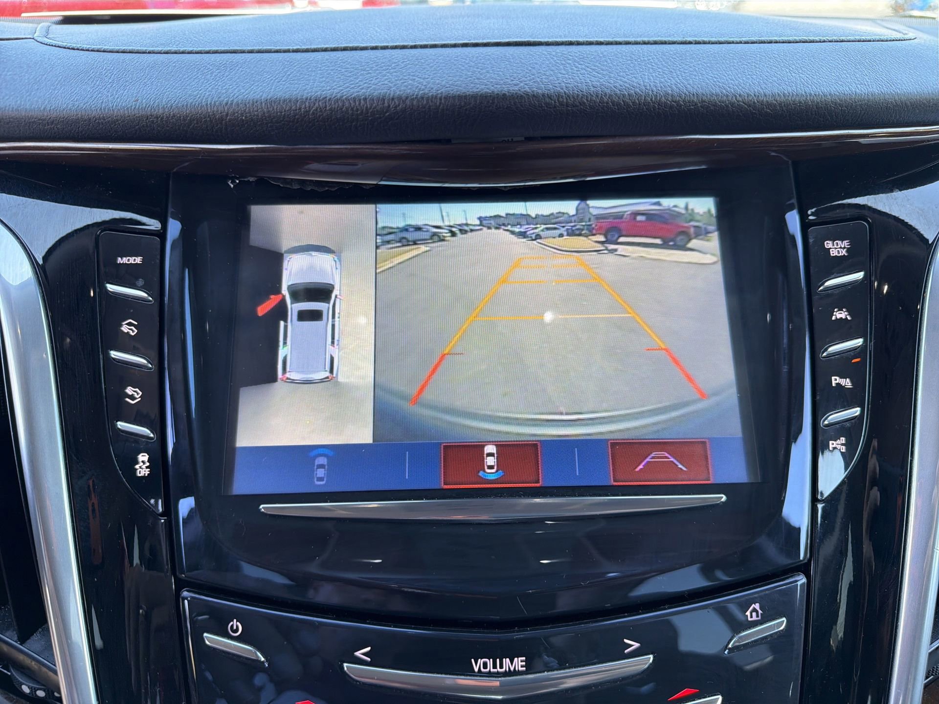 Used 2020 Cadillac Escalade Luxury w/ Escalade Sport Edition AWD/4WD image 12