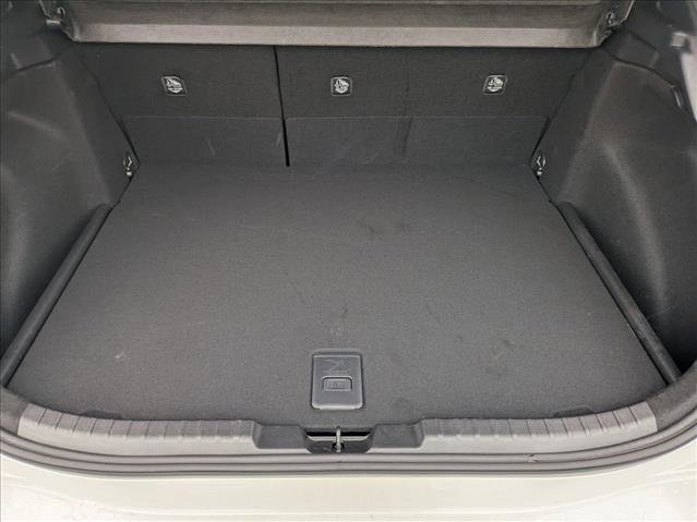 Used 2025 Toyota Corolla SE FWD image 6