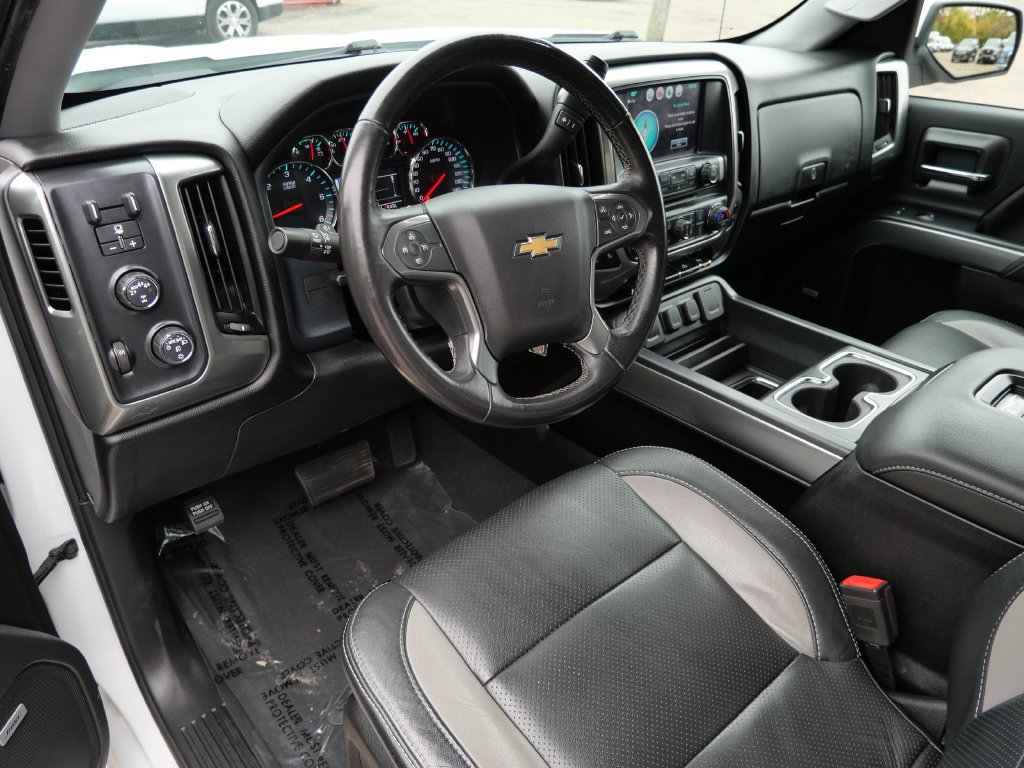 Used 2018 Chevrolet Silverado 1500 LT w/ All Star Edition AWD/4WD image 3
