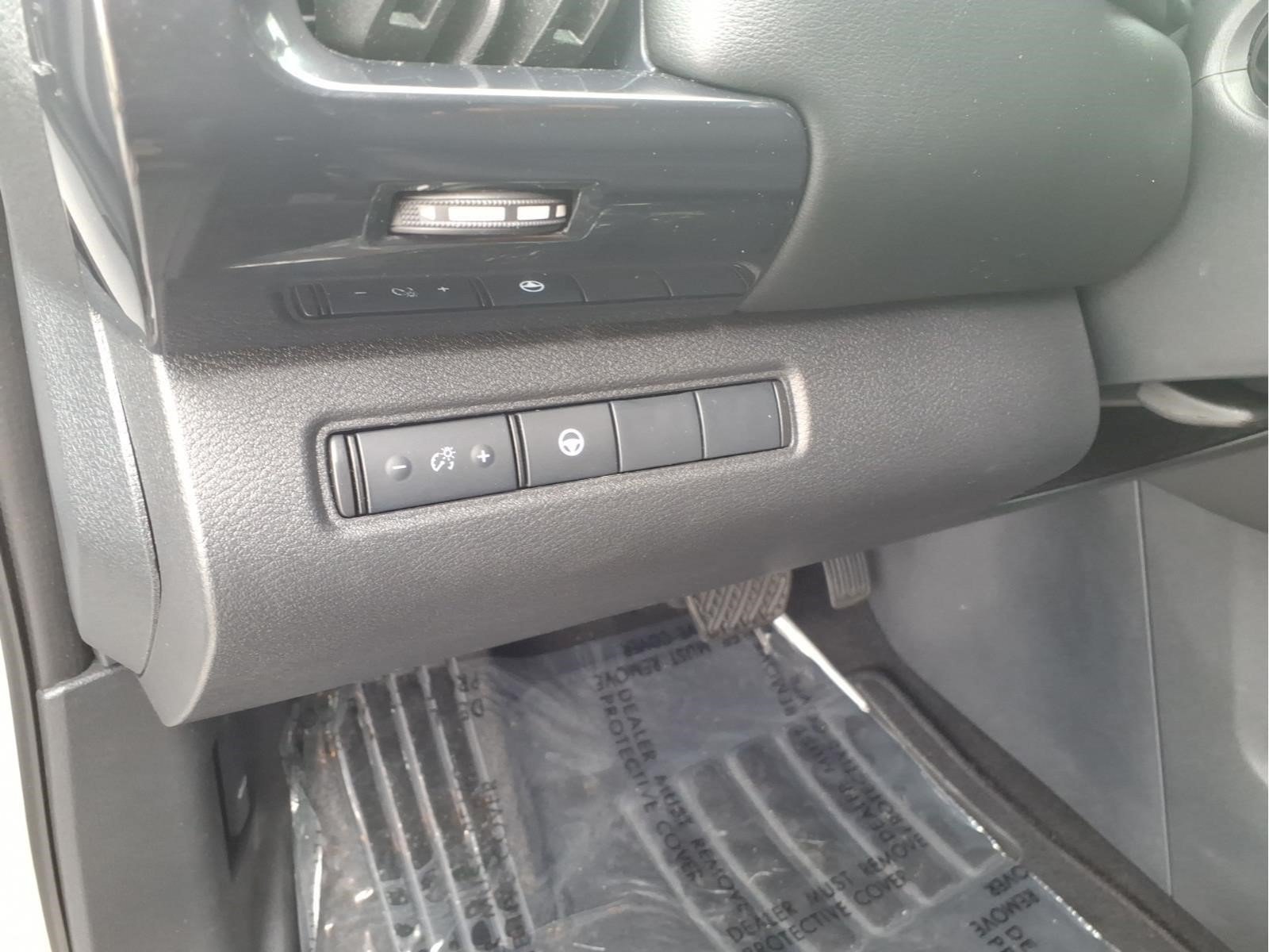Used 2024 Nissan Pathfinder SV AWD/4WD image 27