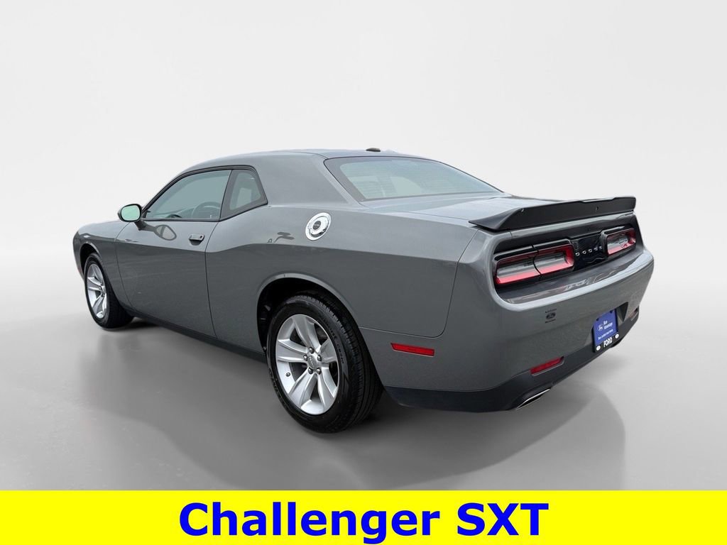 Used 2023 Dodge Challenger SXT image 5