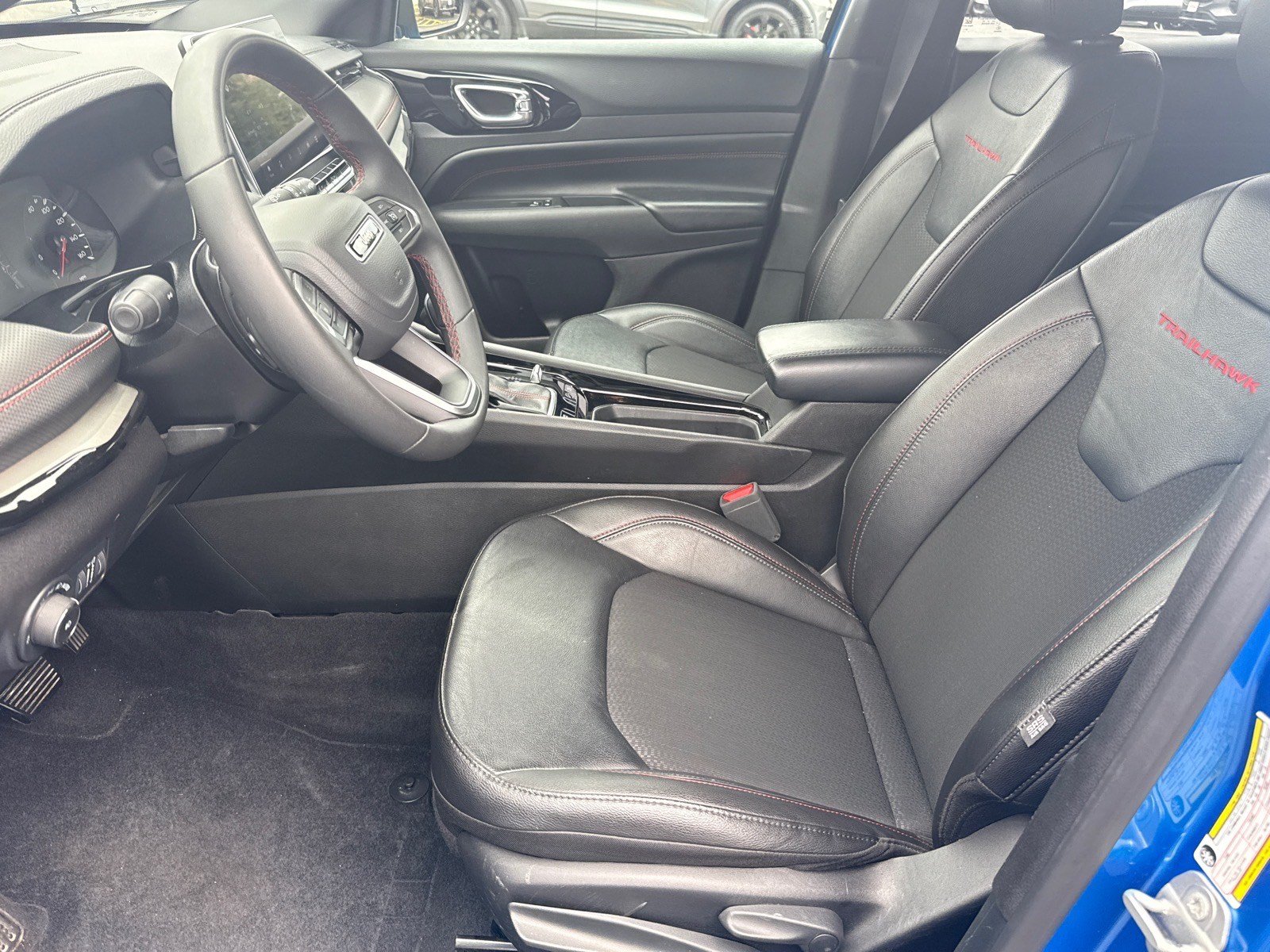 Used 2025 Jeep Compass Trailhawk AWD/4WD image 16