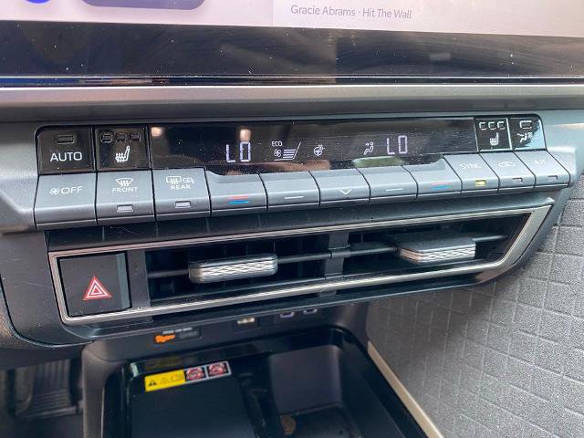 Used 2025 Toyota Camry XLE FWD image 22