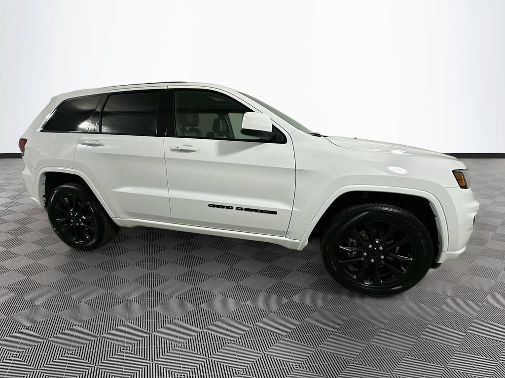 Used 2021 Jeep Grand Cherokee Laredo X AWD/4WD image 10