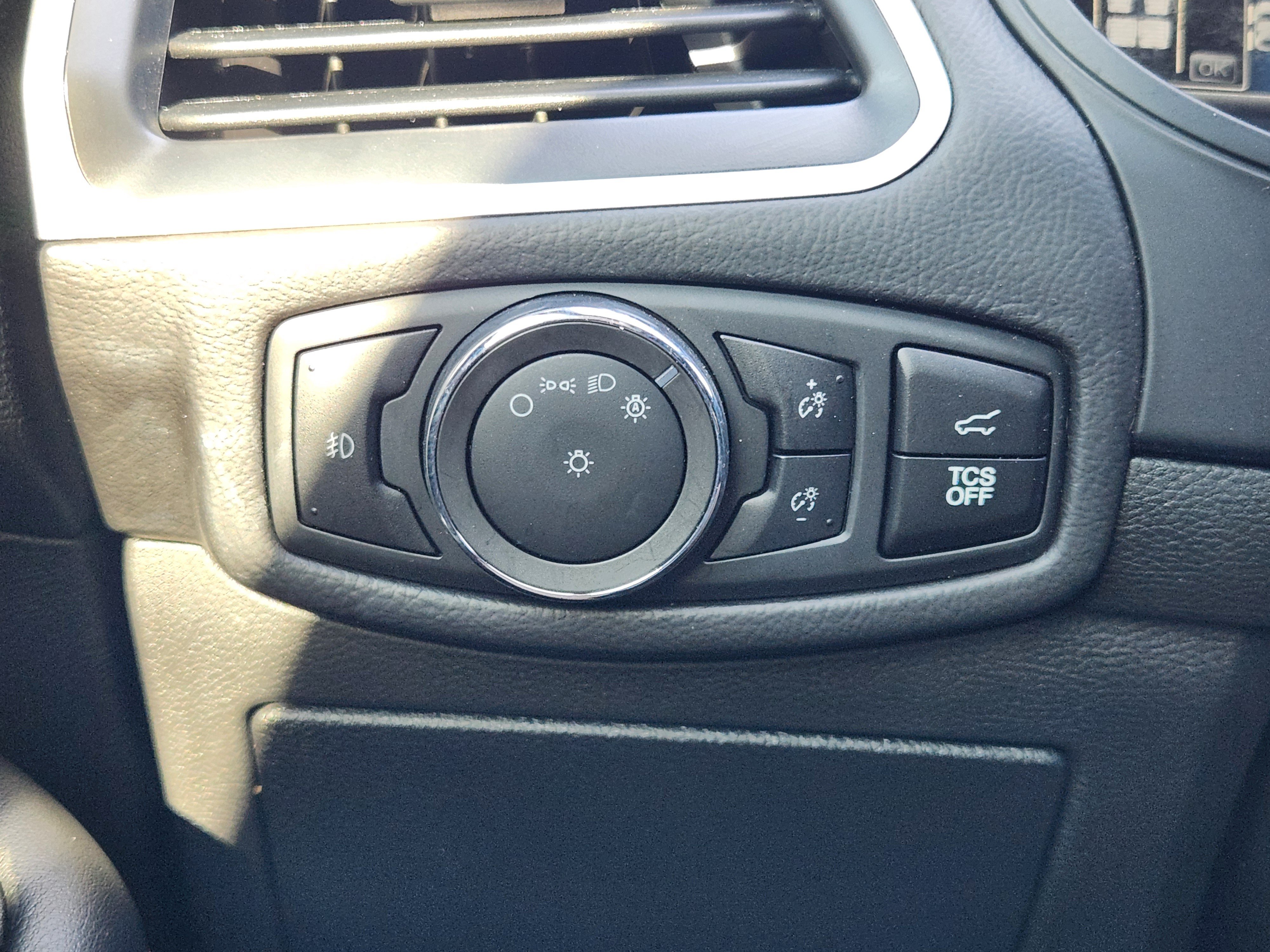 Certified 2024 Ford Edge ST-Line AWD/4WD image 23