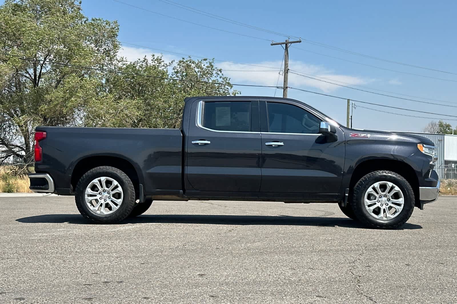 Used 2022 Chevrolet Silverado 1500 LTZ w/ LTZ Convenience Package II AWD/4WD image 8