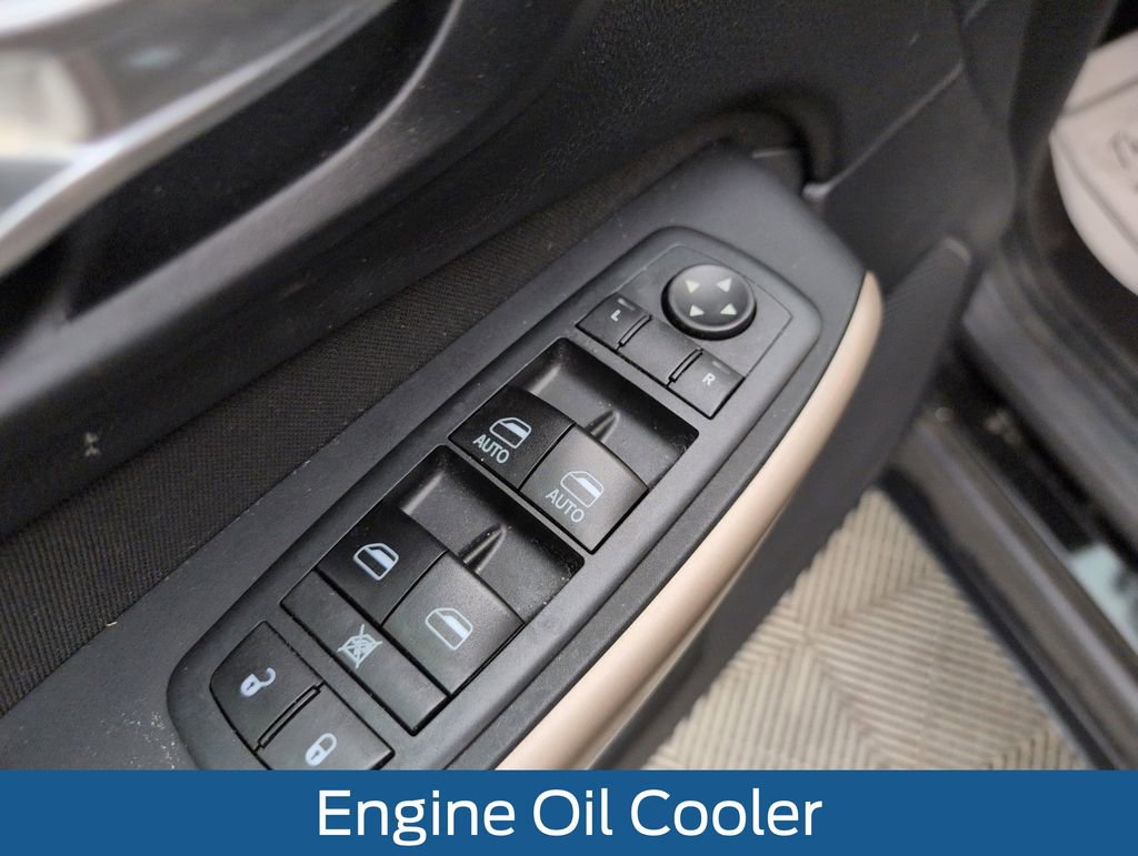 Used 2017 Jeep Cherokee Latitude w/ Safety/Convenience Group FWD image 30