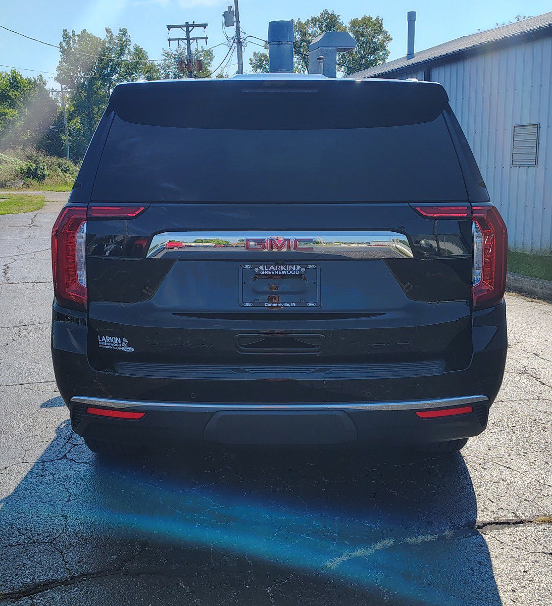 Used 2023 GMC Yukon SLT AWD/4WD image 6