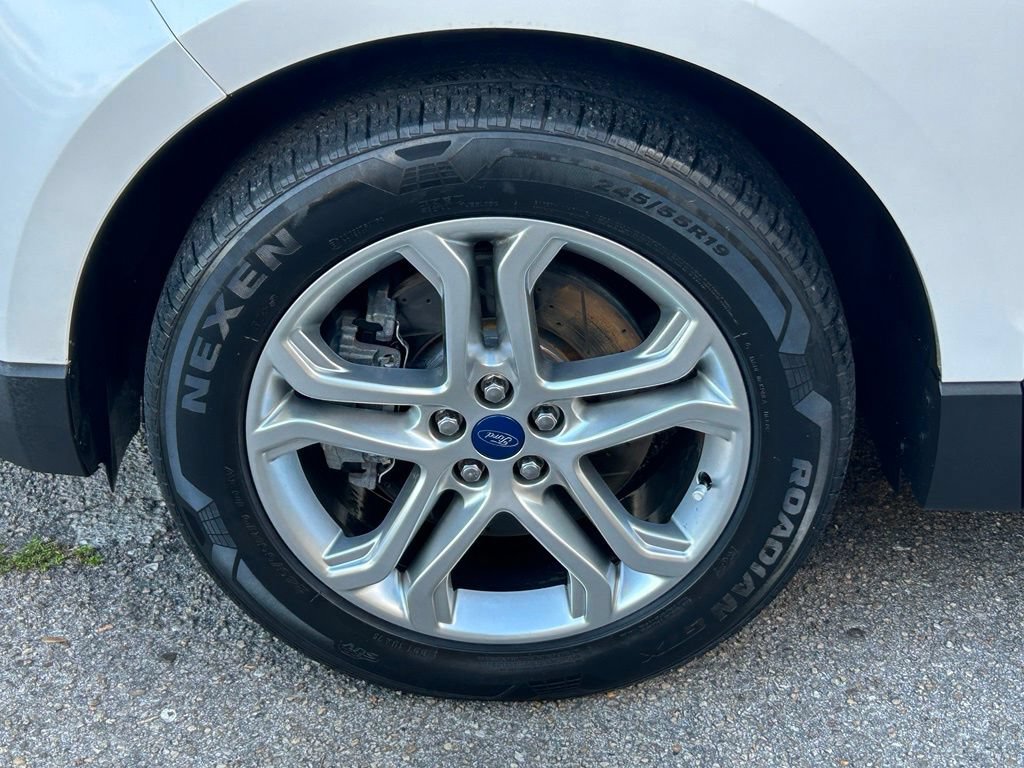 Certified 2018 Ford Edge Titanium w/ Equipment Group 302A AWD/4WD image 19
