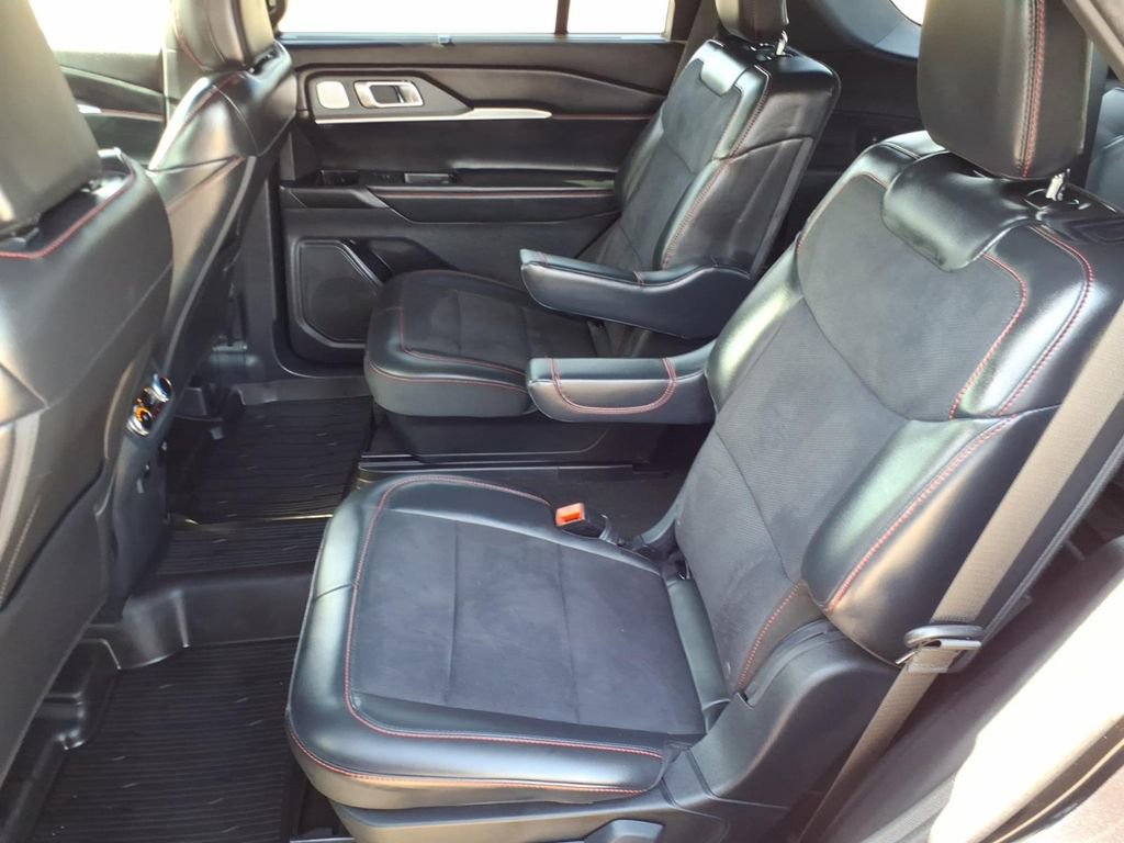 Certified 2025 Ford Explorer ST RWD image 15