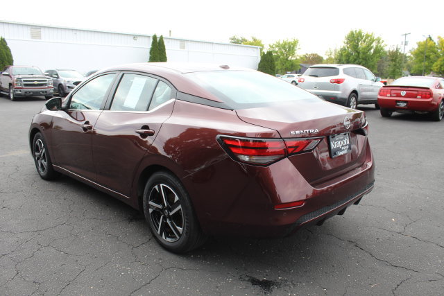 Used 2024 Nissan Sentra SV FWD image 12