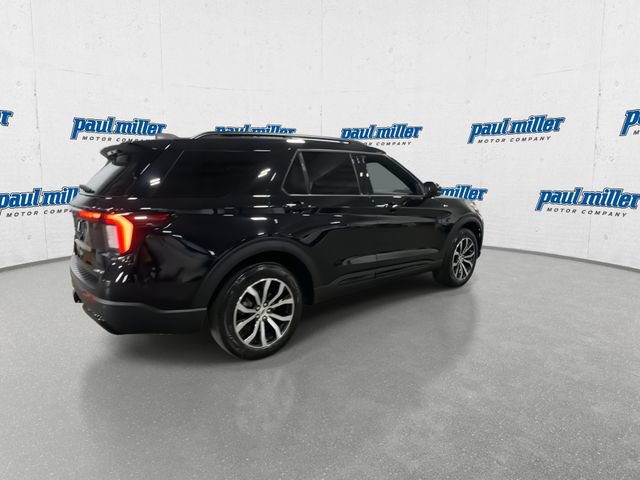 Certified 2025 Ford Explorer ST-Line AWD/4WD image 11