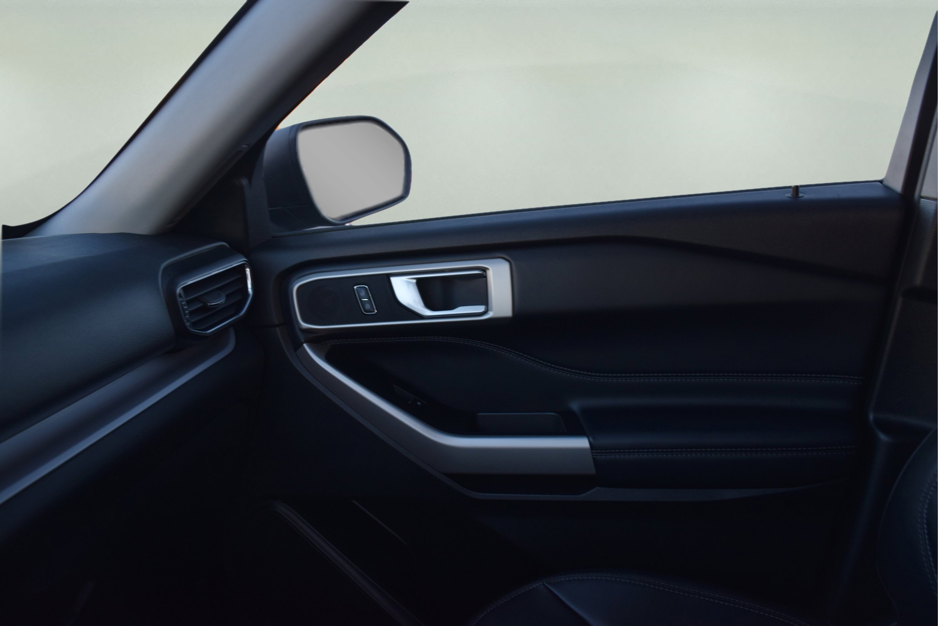 Certified 2023 Ford Explorer XLT w/ Equipment Group 202A image 15