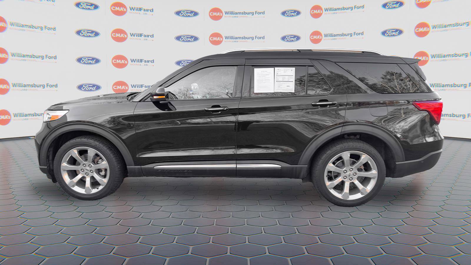 Certified 2020 Ford Explorer Platinum w/ Premium Technology Package image 2