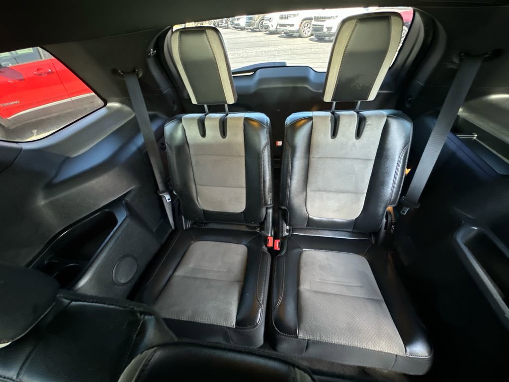 Certified 2017 Ford Explorer XLT w/ Equipment Group 202A FWD image 22