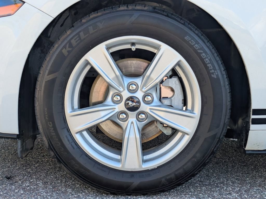 Certified 2022 Ford Mustang Coupe RWD image 11