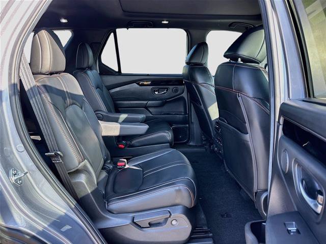 Used 2025 Honda Pilot TrailSport image 30