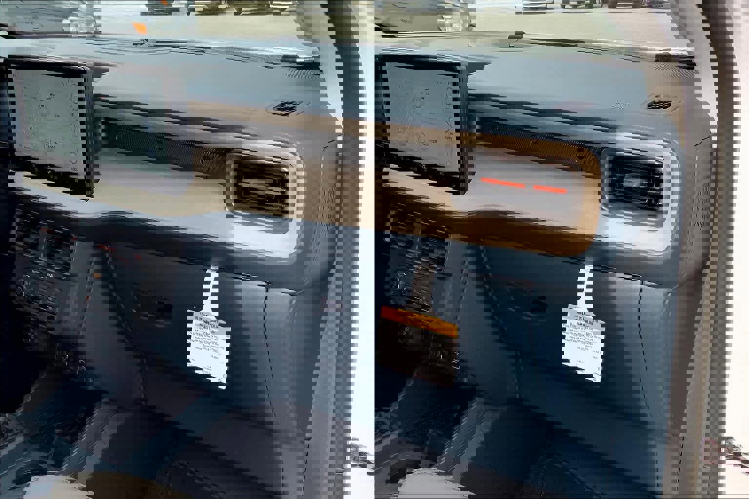 Certified 2025 Ford Maverick Lariat w/ 4K Tow Package image 18