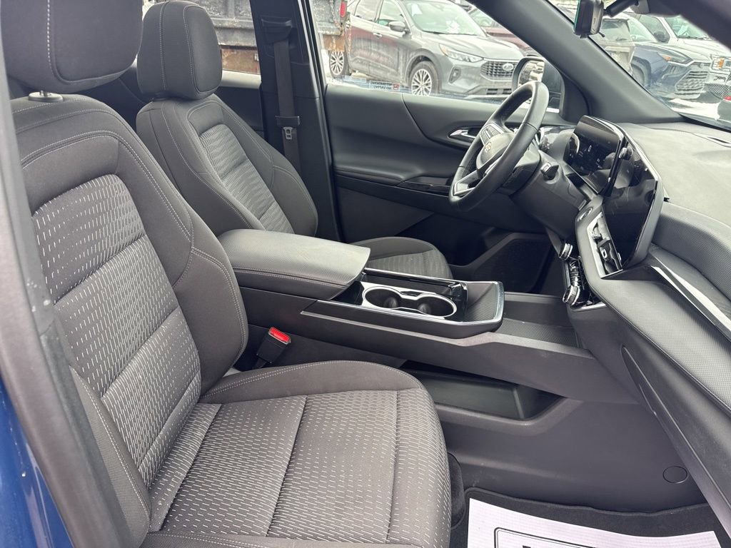 Used 2025 Chevrolet Equinox LT w/ Safety and Technology Package image 28