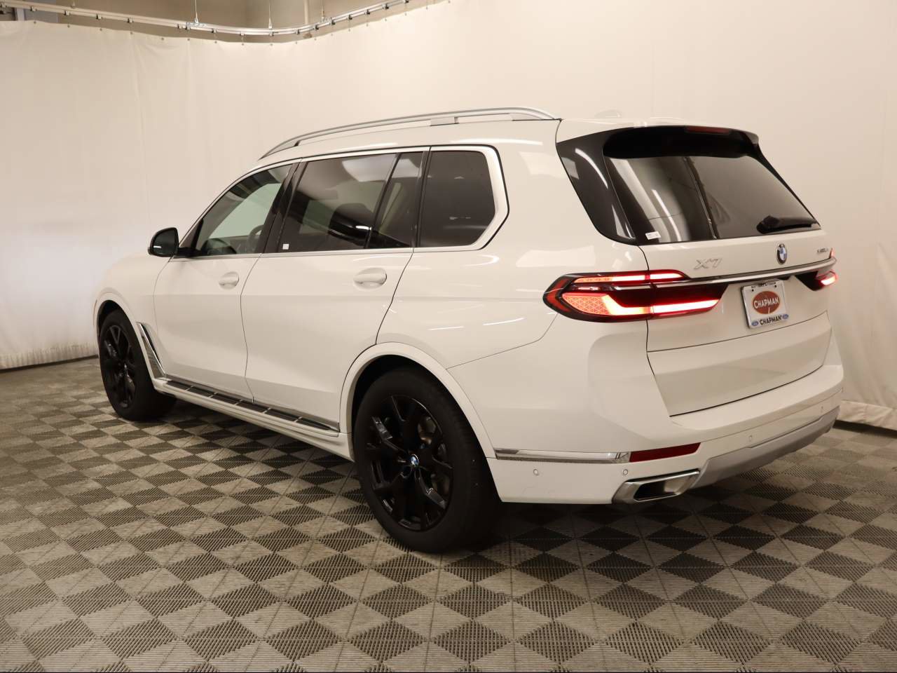 Used 2026 BMW X7 xDrive40i AWD/4WD image 3