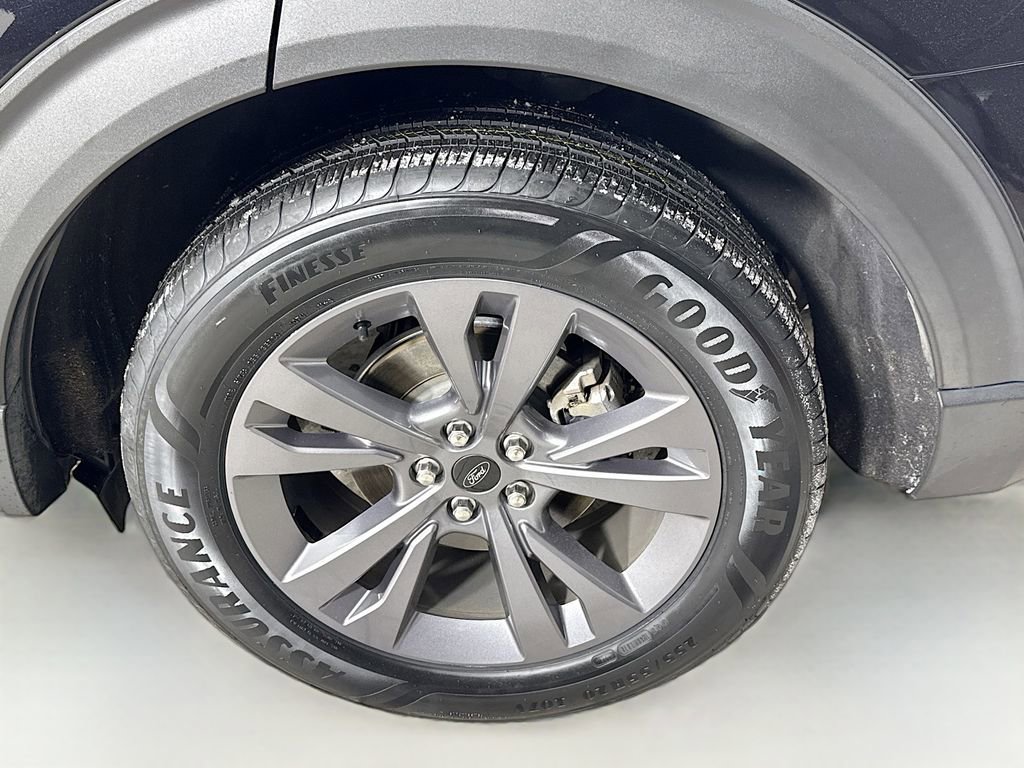 Certified 2022 Ford Explorer XLT w/ Equipment Group 202A image 32