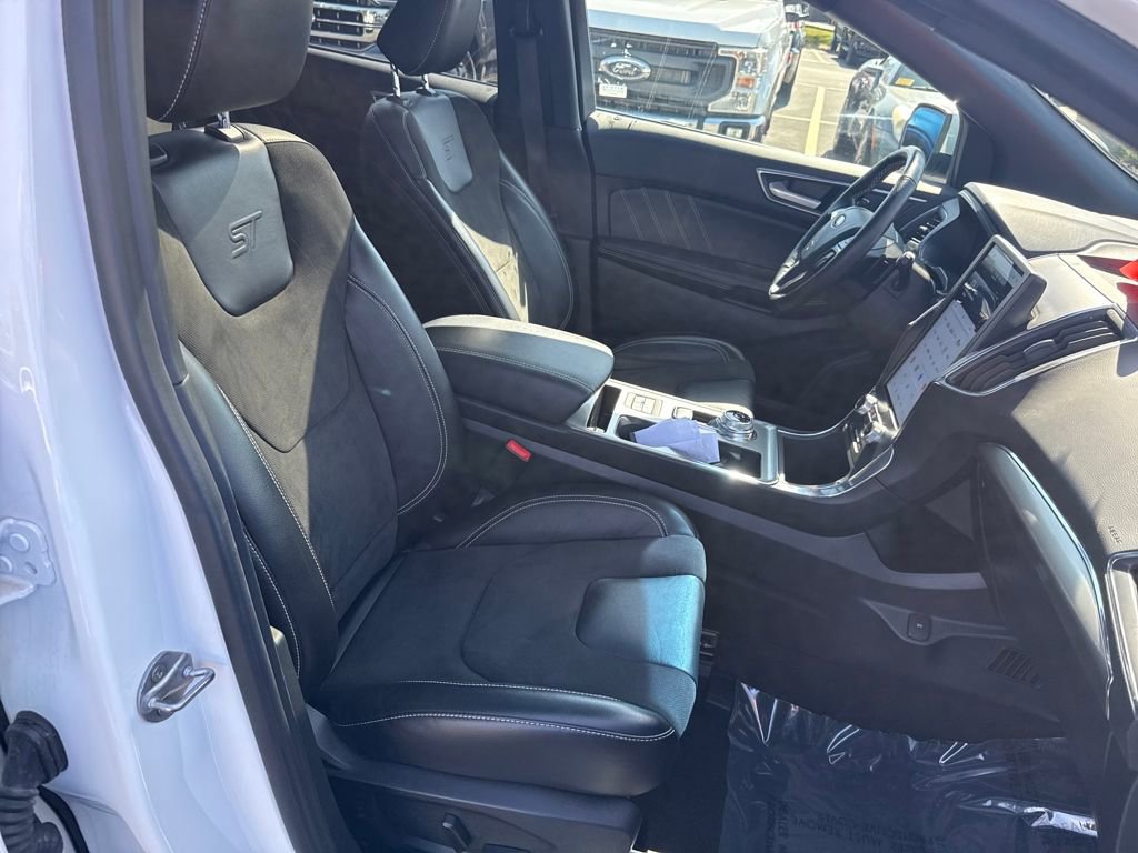 Certified 2022 Ford Edge ST w/ Equipment Group 401A image 11